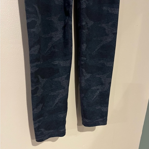 Vuori Elevation Performance Legging VW325 Women’s Small Dark Camo Athletic Gym - Picture 3 of 7